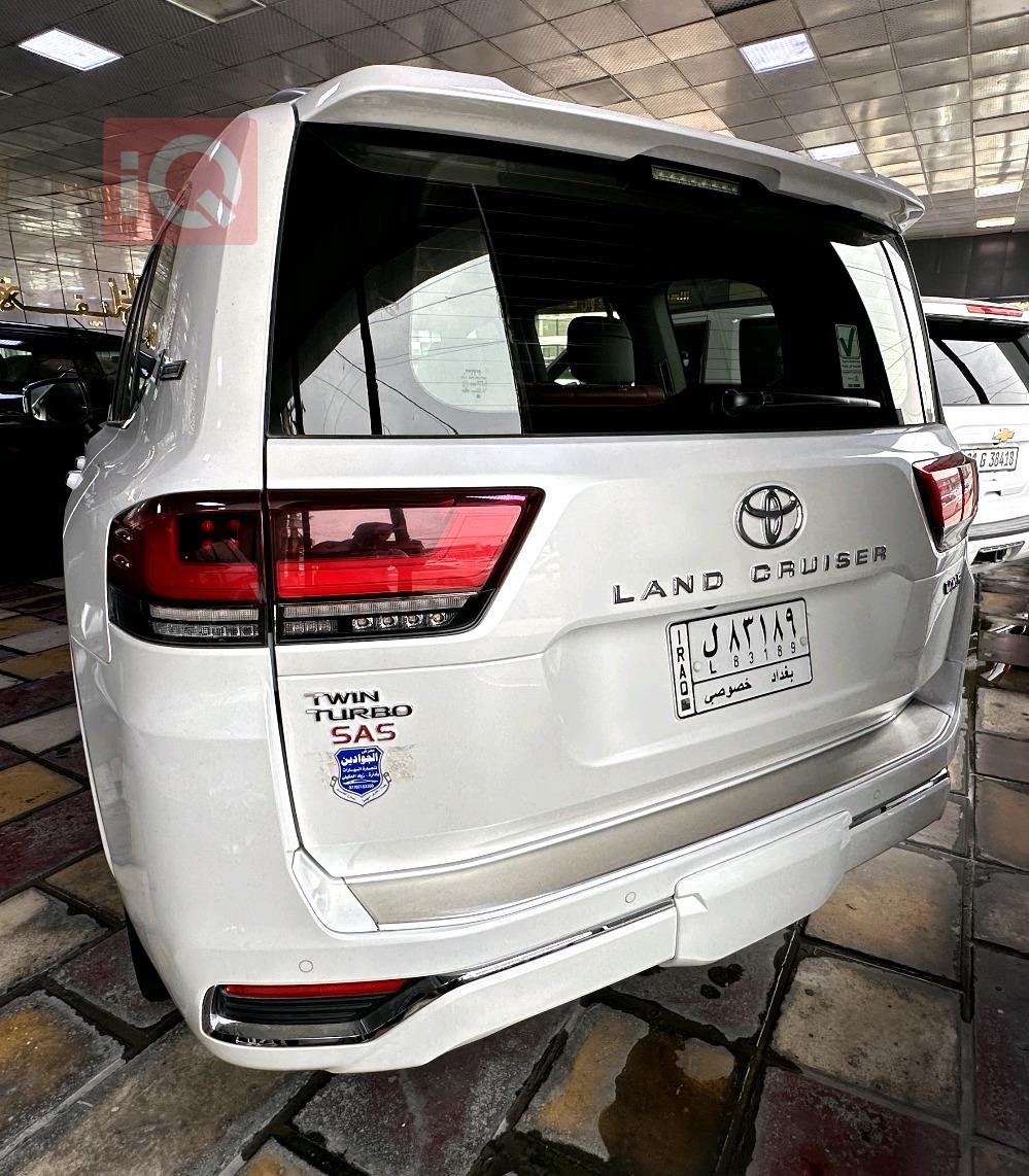 تويوتا لاندكروزر